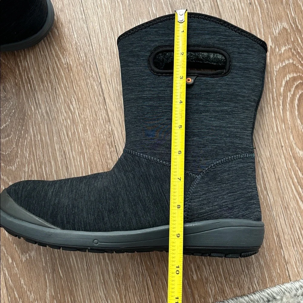 Women’s Bogs Charlie mid boot, size 8, black/gray, waterproof & fleece lined